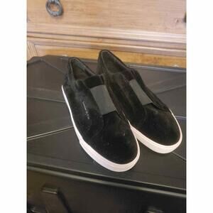 NWOB Louis et Cie Black Velvet Sneakers 10 M 40 Fit like true 10